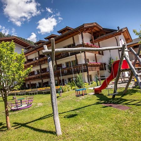 Familienhotel Viktoria San Nicolò d'San Nicolò d'Ultimo Eksteriør billede
