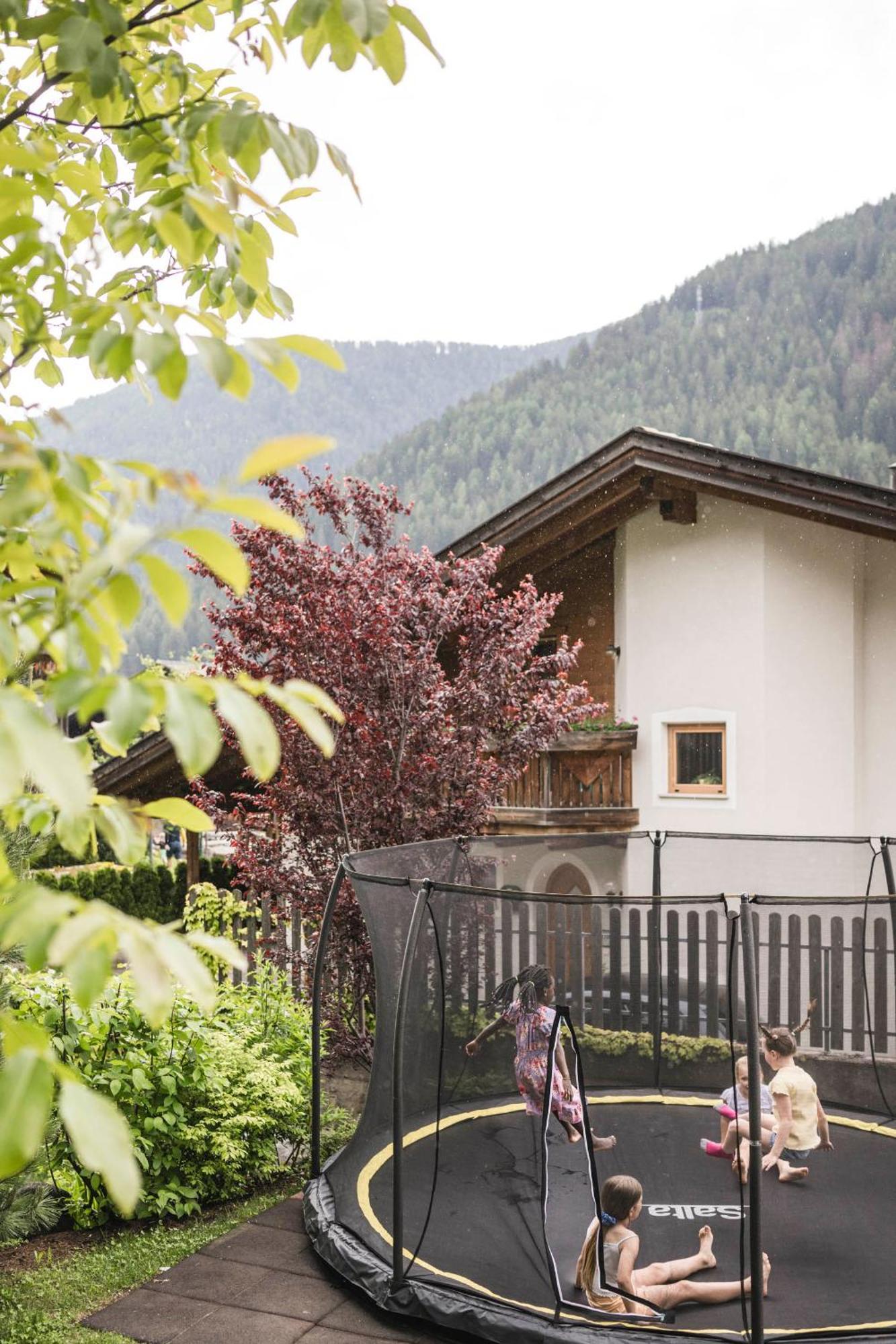Familienhotel Viktoria San Nicolò d'San Nicolò d'Ultimo Eksteriør billede
