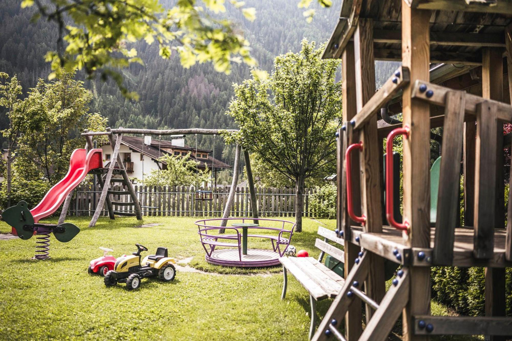 Familienhotel Viktoria San Nicolò d'San Nicolò d'Ultimo Eksteriør billede