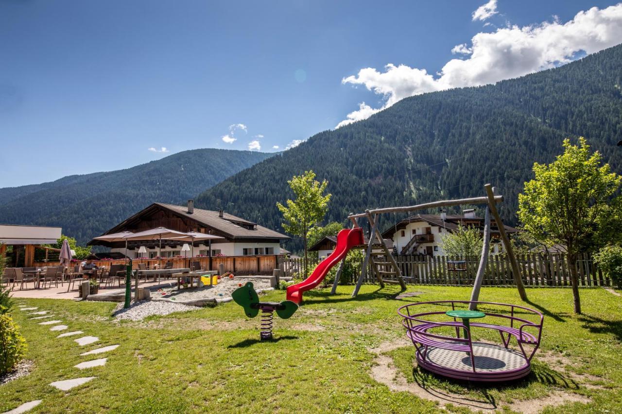 Familienhotel Viktoria San Nicolò d'San Nicolò d'Ultimo Eksteriør billede